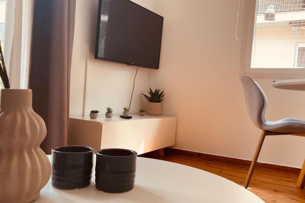 Daisy Apartment 15 Min To Acropolis Atina Dış mekan fotoğraf