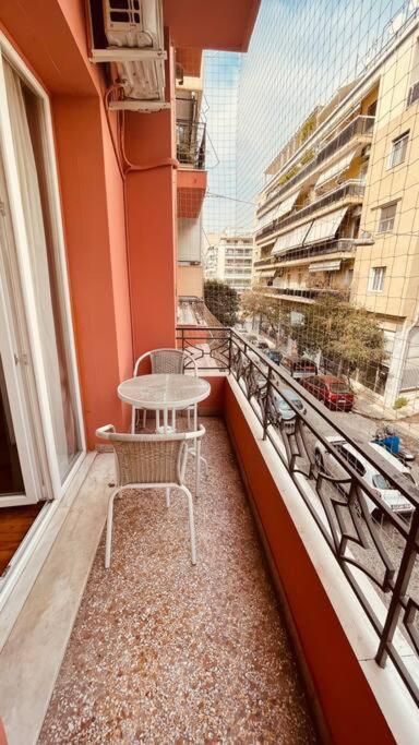Daisy Apartment 15 Min To Acropolis Atina Dış mekan fotoğraf