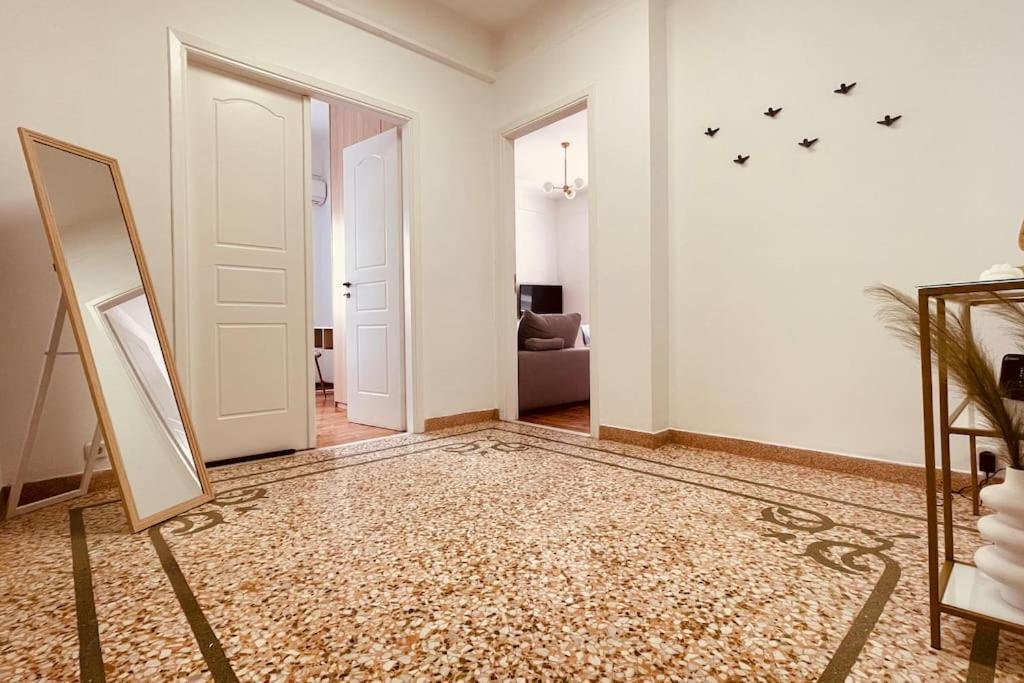 Daisy Apartment 15 Min To Acropolis Atina Dış mekan fotoğraf