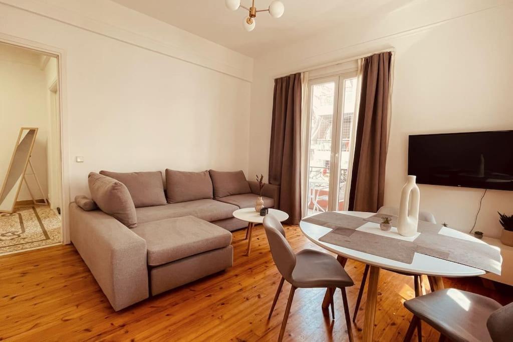 Daisy Apartment 15 Min To Acropolis Atina Dış mekan fotoğraf