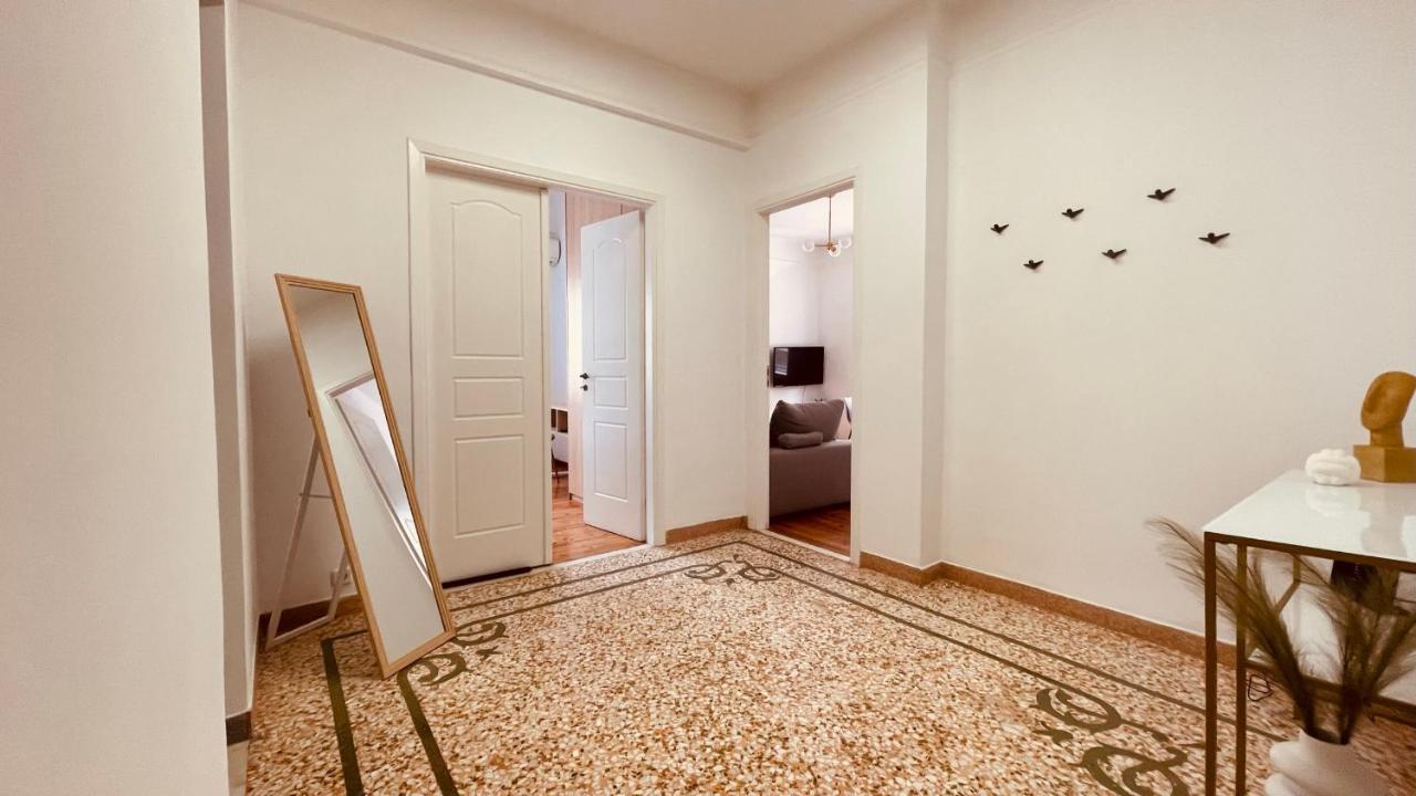 Daisy Apartment 15 Min To Acropolis Atina Dış mekan fotoğraf